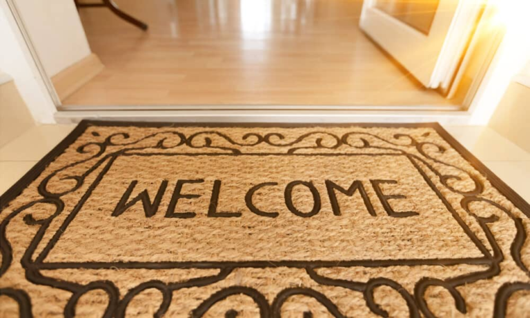 6 Ways That Custom-Made Logo Rug Can Benefit Your Company